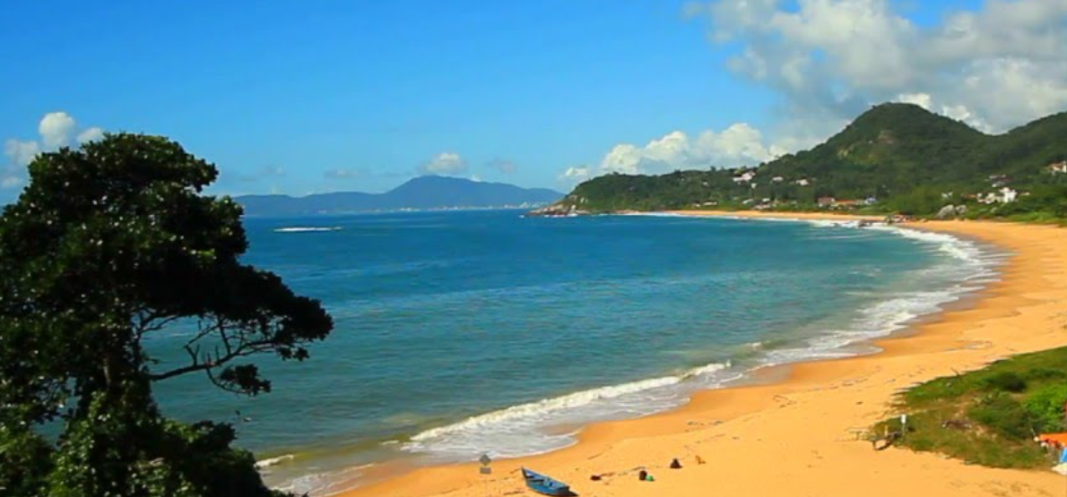 Vista panorâmica da praia